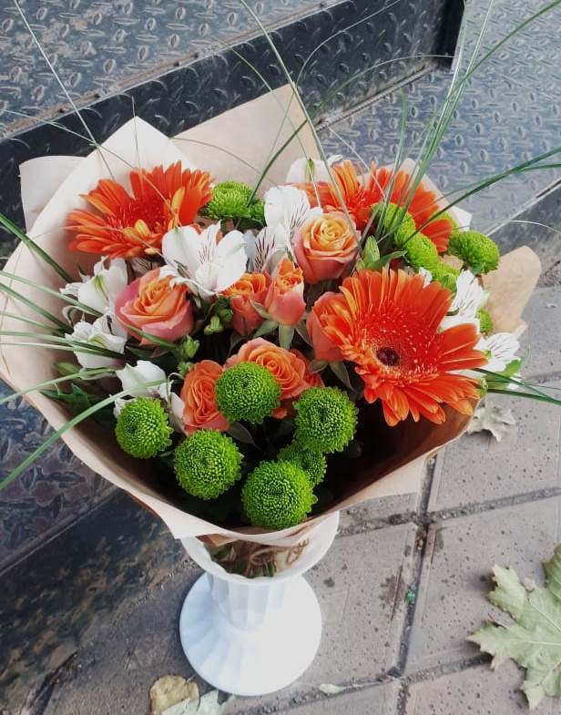 Букет цветов из: Герберы, Хризантемы, Альстромерии и Розы в Усть-Луга