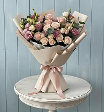 Букет цветов из:  Розы и Лизиантусы в Усть-Луга