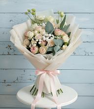 Букет цветов из:  Розы и Лизиантусы в Усть-Луга