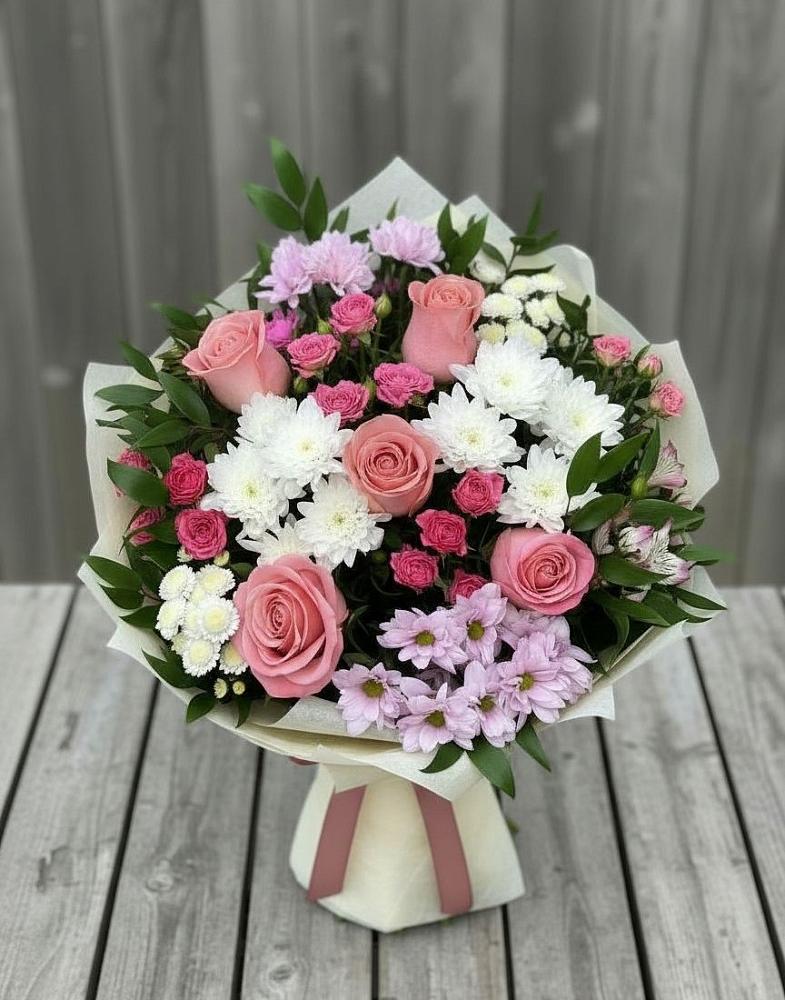 Букет цветов из: Альстромерии, Гвоздики, Розы и Хризантемы в Усть-Луга