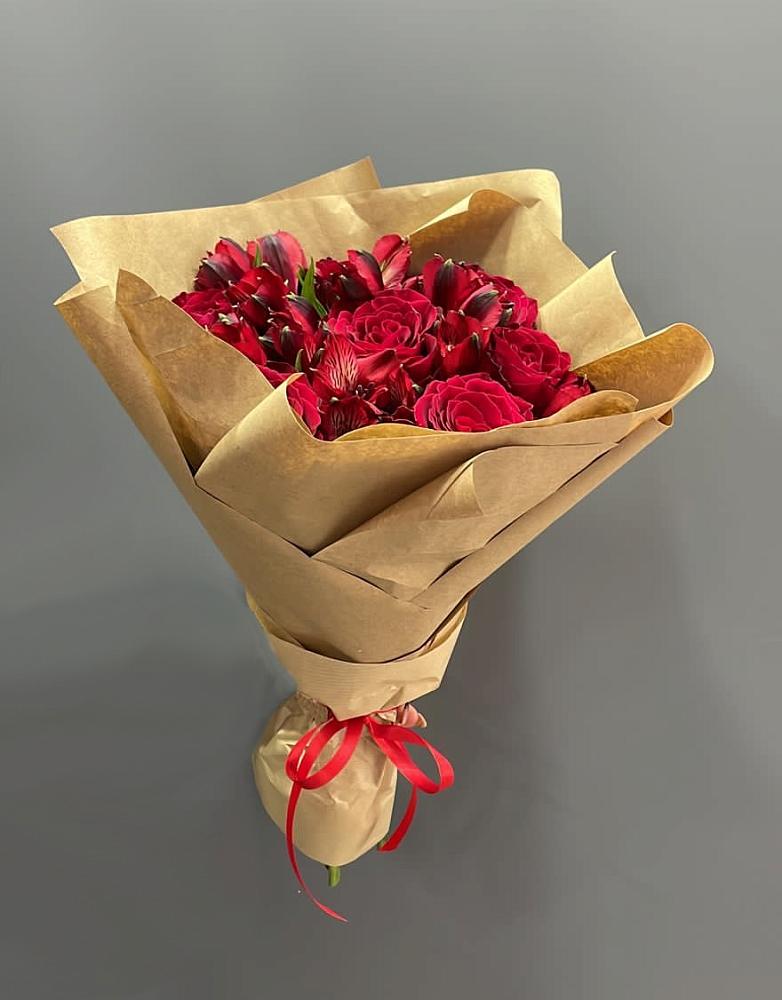 Букет цветов из: Альстромерии и Розы в Усть-Луга