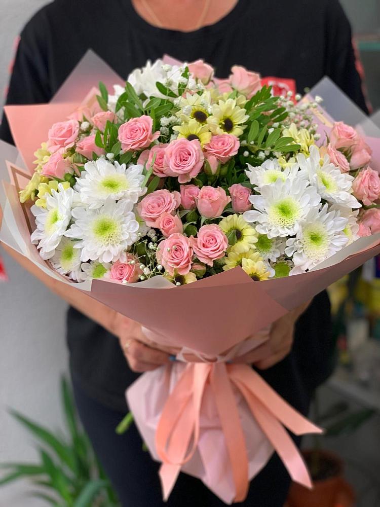 Букет цветов из: Розы и Хризантемы в Усть-Луга