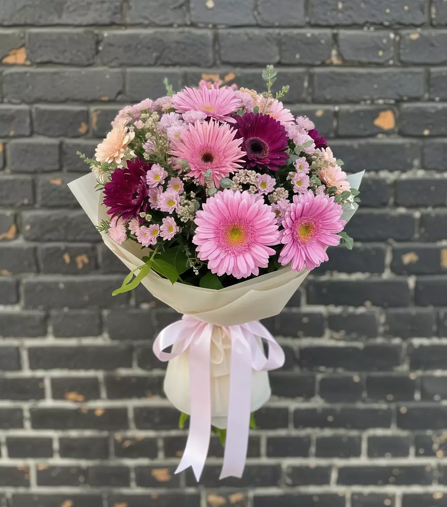 Букет цветов из: Герберы и Хризантемы в Усть-Луга