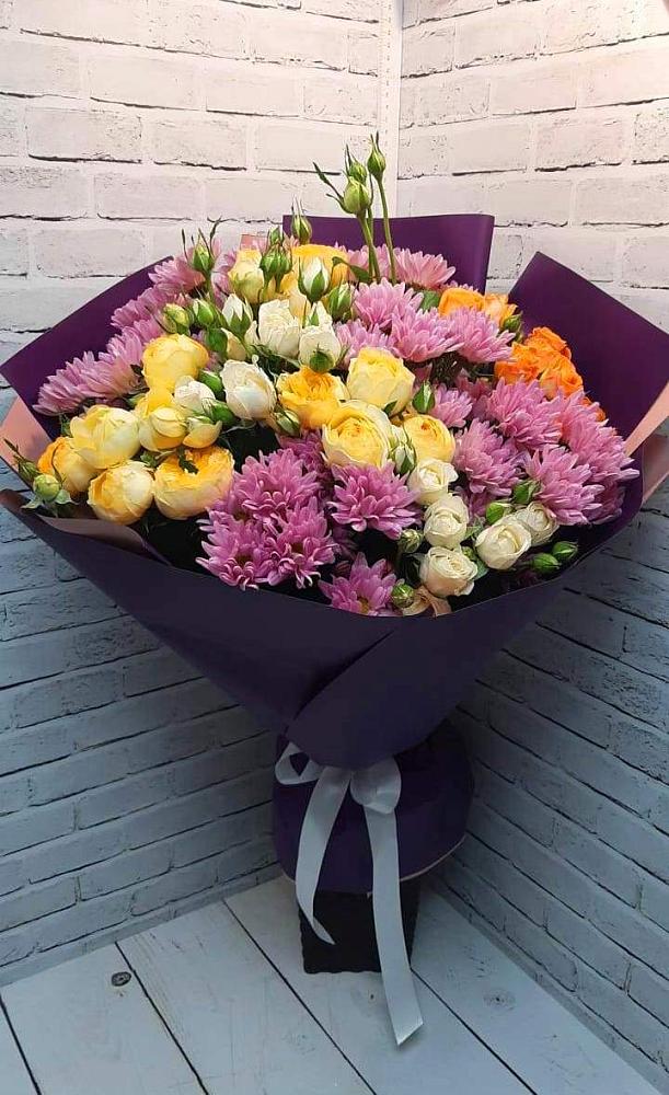 Букет цветов из: Хризантемы и Розы в Усть-Луга