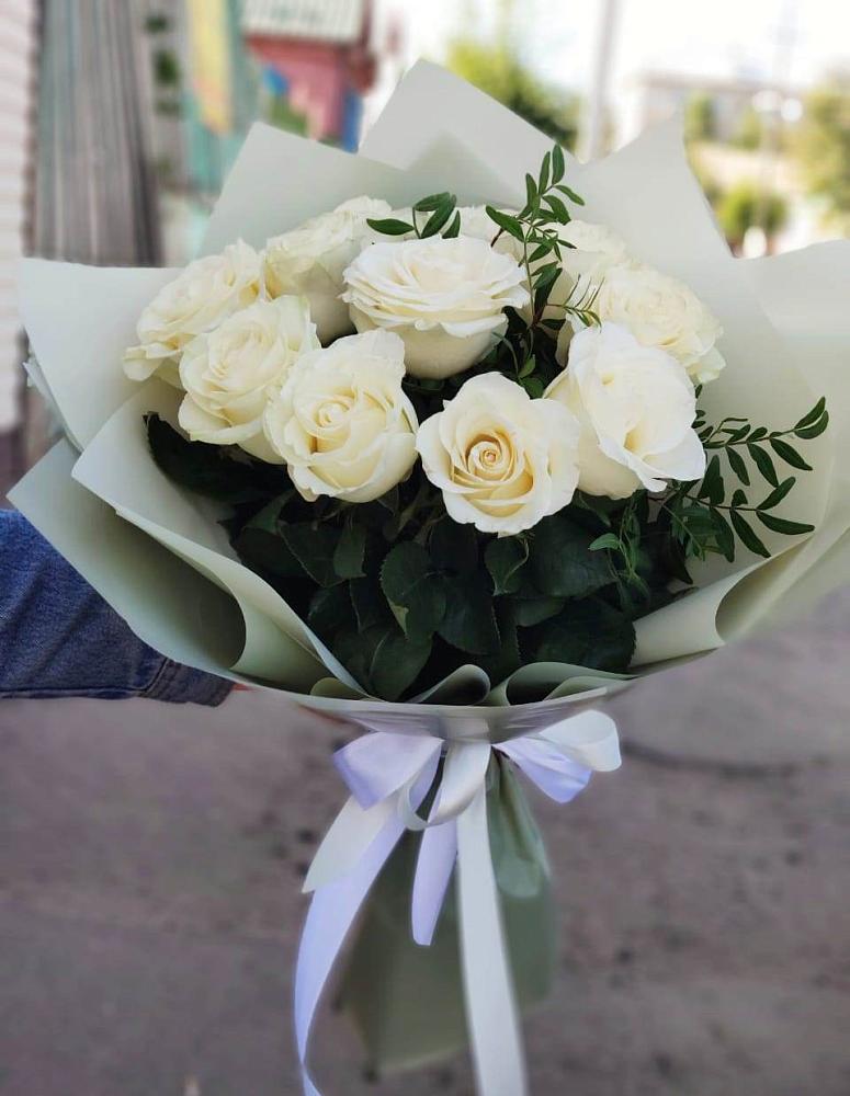 Букет Белые розы Проуд в Усть-Луга