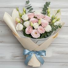 Букет цветов из:  Лизиантусы в Усть-Луга