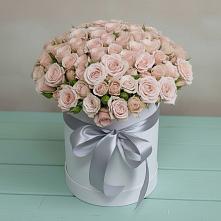 Цветочная композиция из Розы в шляпной коробке в Усть-Луга