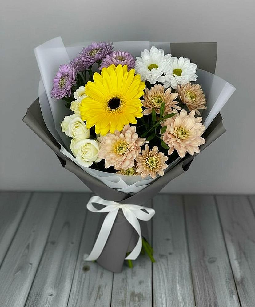 Букет цветов из: Розы, Герберы и Хризантемы в Усть-Луга