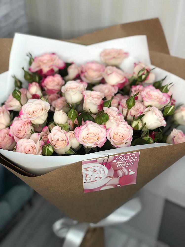 Букет цветов из: Розы в Усть-Луга