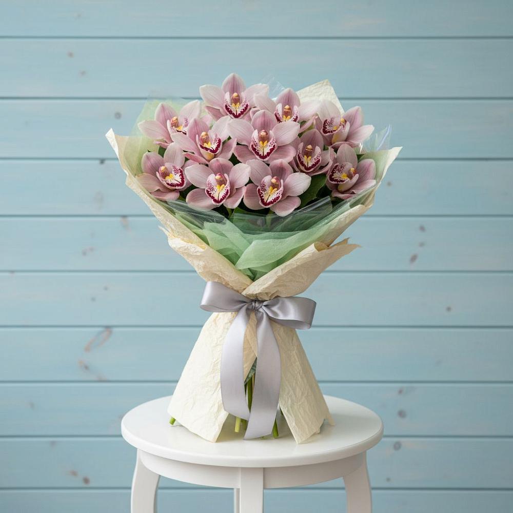 Букет цветов из: Орхидеи и Розы в Усть-Луга