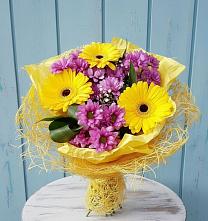 Букет цветов из:  Хризантемы и Герберы в Усть-Луга