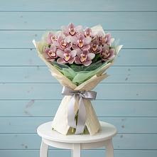 Букет цветов из:  Орхидеи и Розы в Усть-Луга