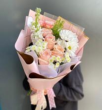 Букет цветов из:  Хризантемы и Розы в Усть-Луга