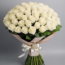 Букет 101 беля роза Белоснежка в Усть-Луга