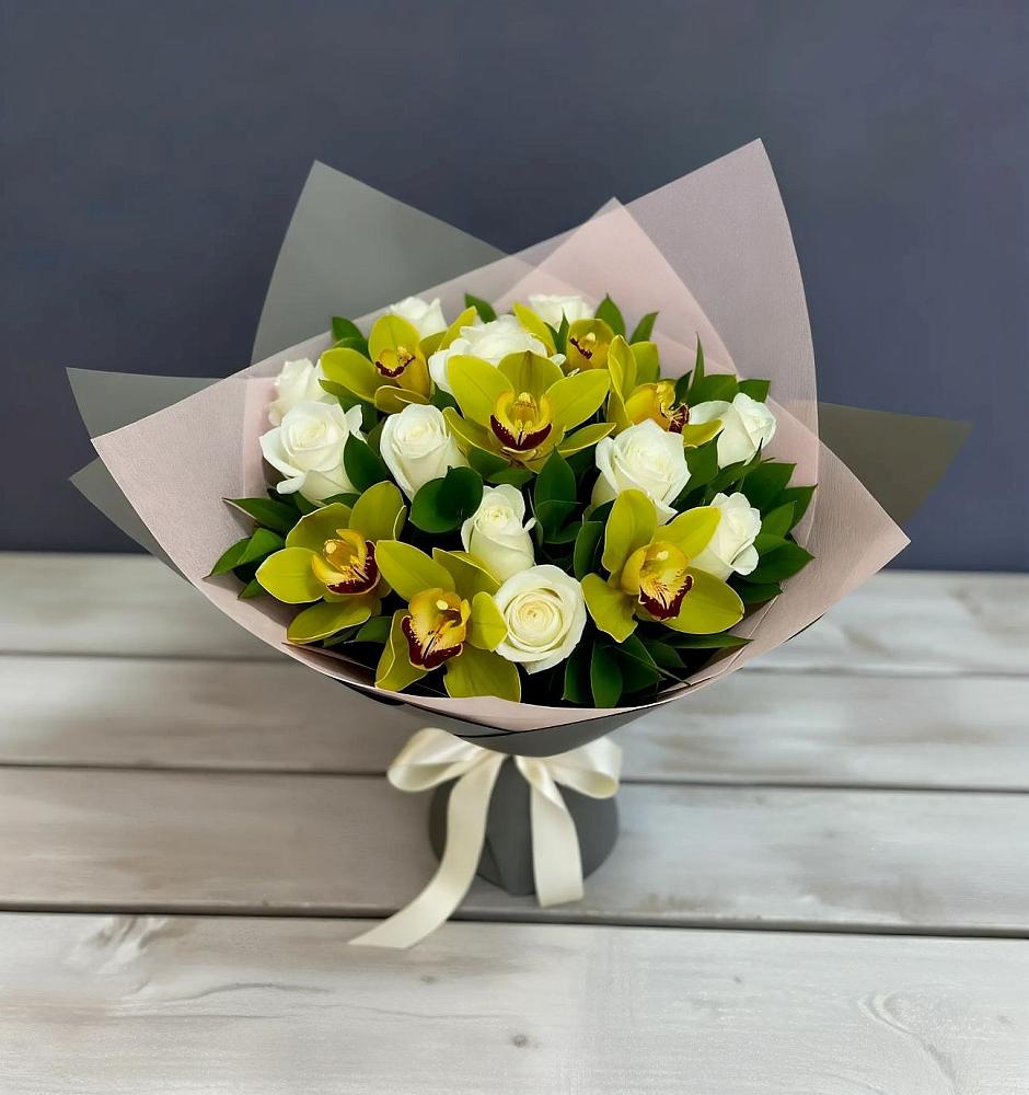 Букет цветов из: Орхидеи и Розы в Усть-Луга