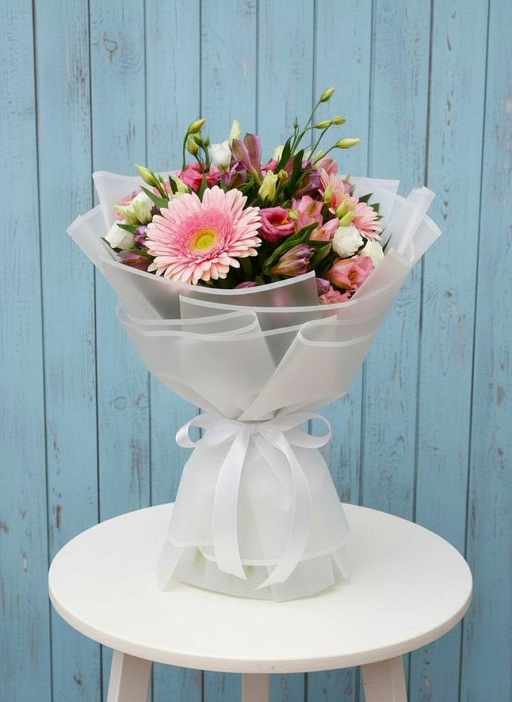 Букет цветов из: Герберы, Альстромерии и Лизиантусы в Усть-Луга