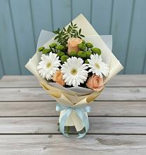 Букет цветов из:  Герберы, Розы и Хризантемы в Усть-Луга