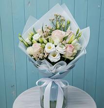 Букет цветов из:  Розы и Лизиантусы в Усть-Луга