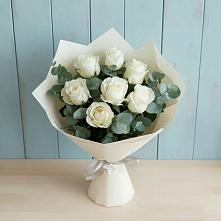 Букет Белые розы в Эвкалипте в Усть-Луга