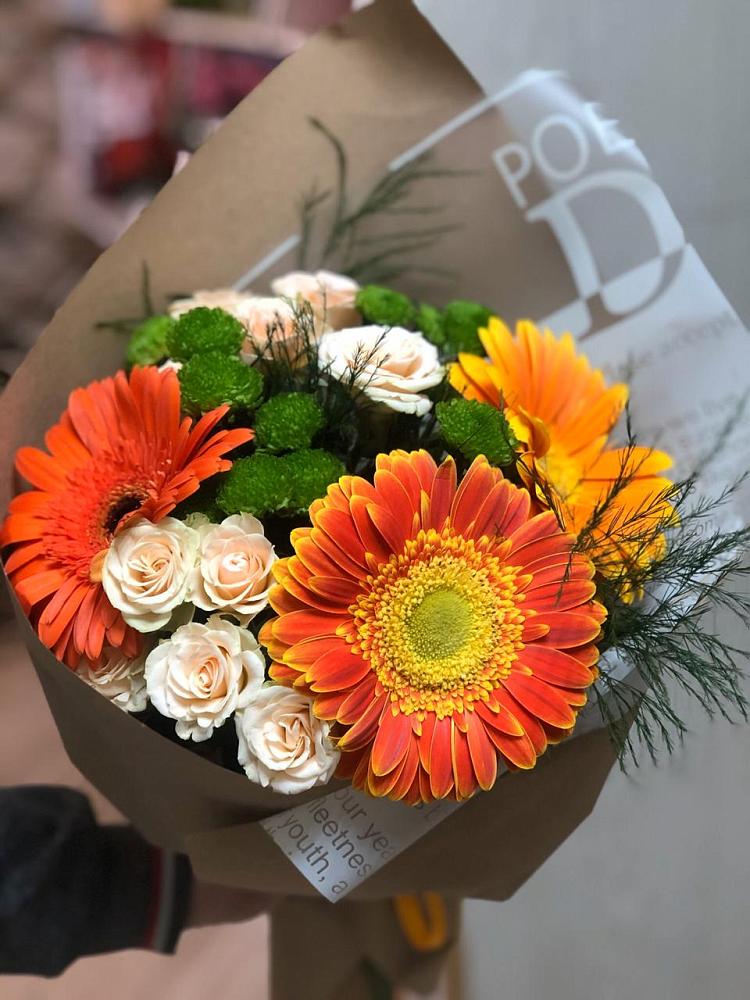 Букет цветов из: Герберы, Хризантемы и Розы в Усть-Луга