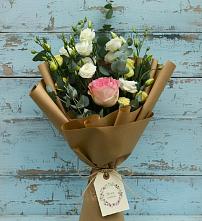 Букет цветов из:  Розы и Лизиантусы в Усть-Луга