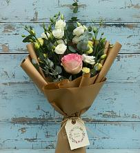 Букет цветов из:  Розы и Лизиантусы в Усть-Луга