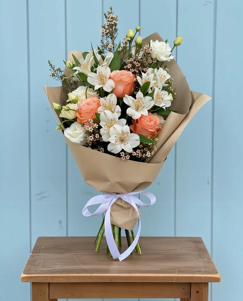Букет цветов из: Альстромерии, Лизиантусы, Розы и Хризантемы в Усть-Луга